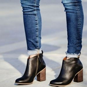 BP Black Lance Leather Booties Size 9.5 W